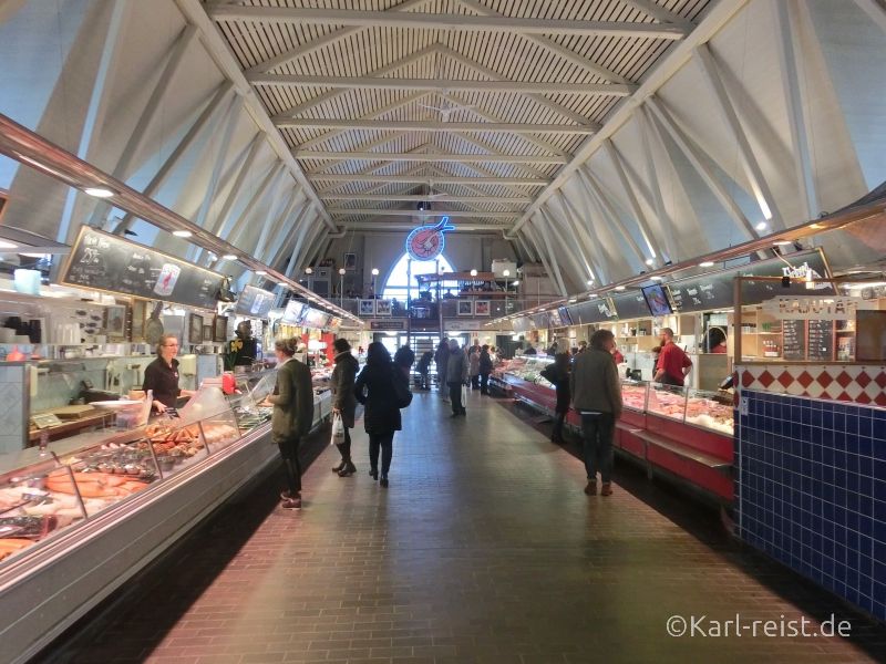 Feskekorka Fischhalle Fischmarkt von innen Göteborg Schweden