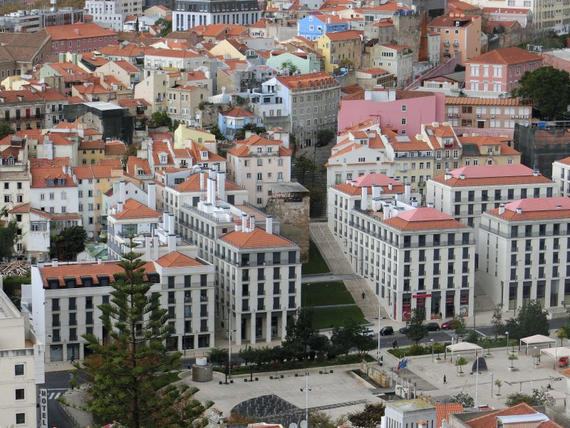 Blick auf den Martim Moniz vom Castelo de São Jorge