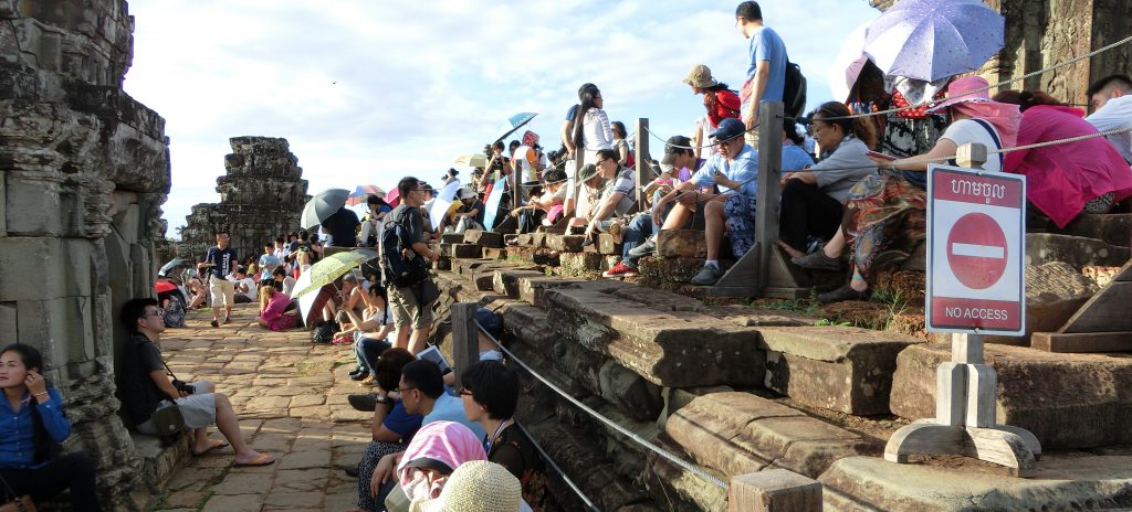Sonnenuntergang bei Angkor vom Bakheng Tempel