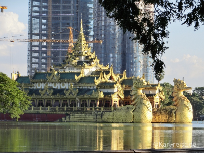 Karaweik Hall vom Bogyoke Park Yangon