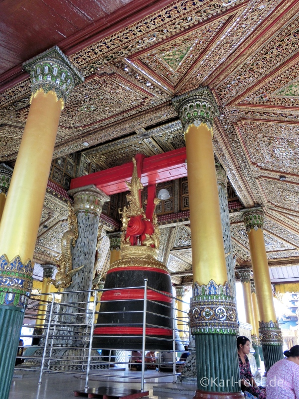 Shwedagon Pagode Spiegelverzierungen