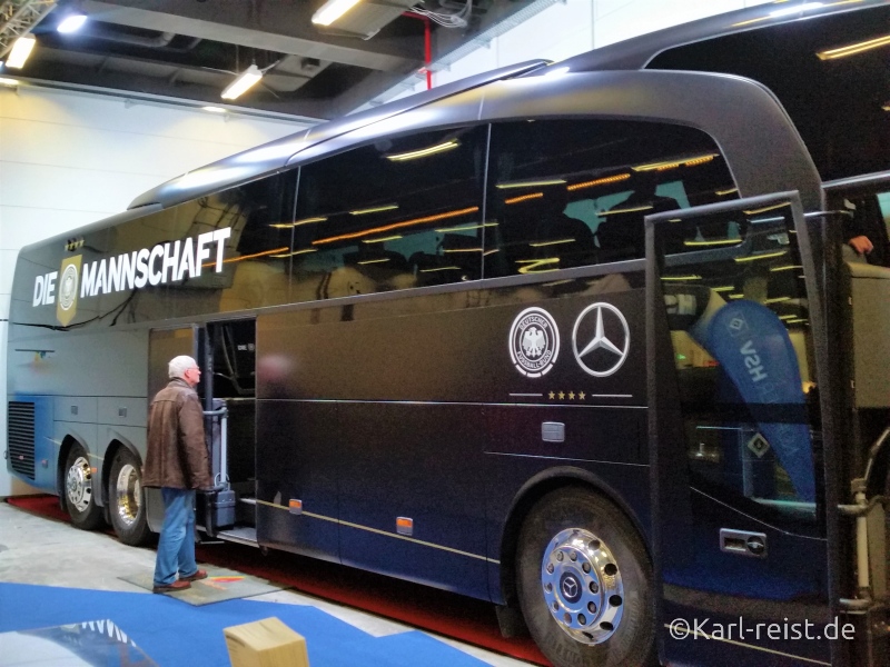 Reisen Hamburg Reisemesse Die Mannschaft Bus