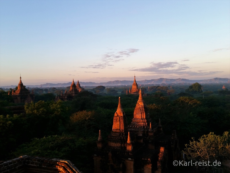 Sonnenaufgang in Bagan