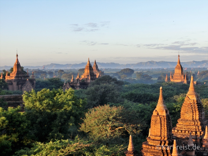 Sonnenaufgang in Bagan