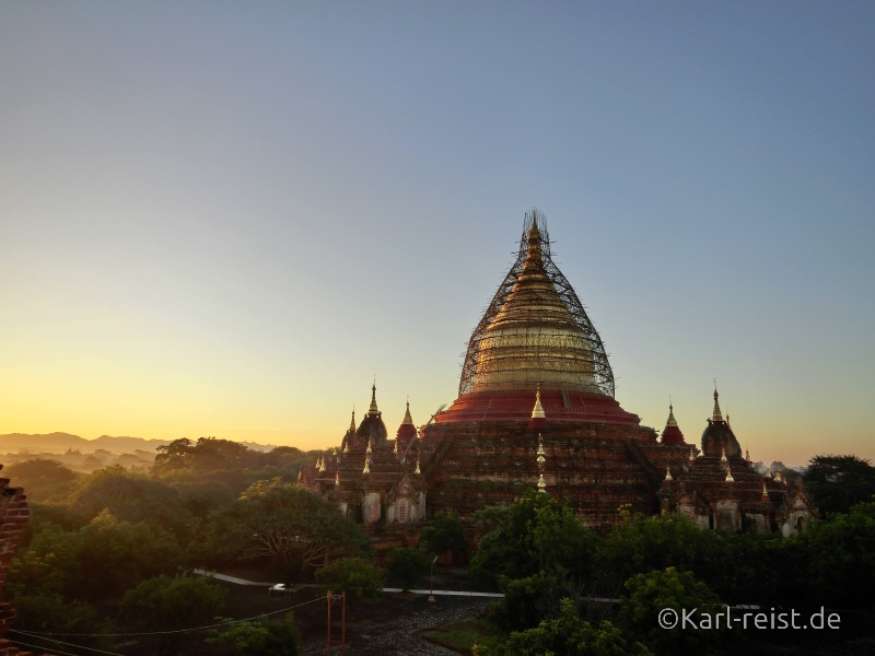 Sonnenaufgang in Bagan