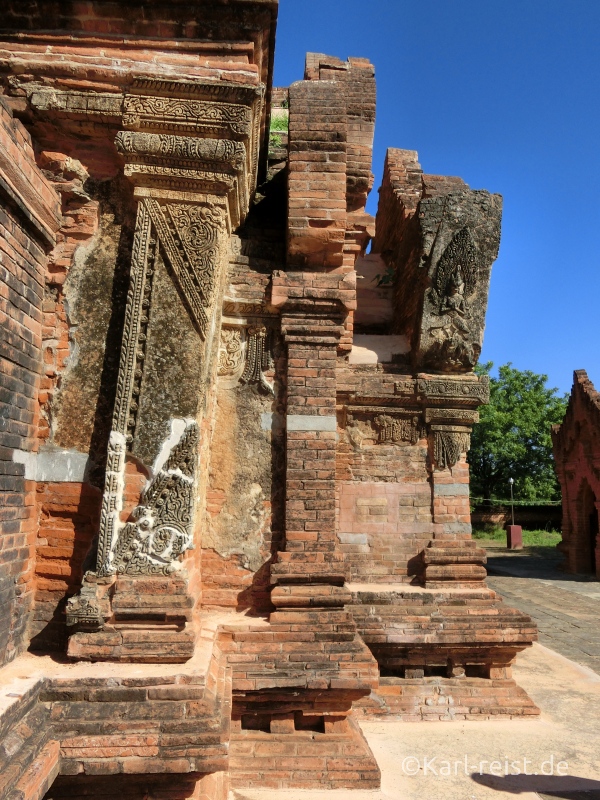 Tempel in Bagan, der schief steht