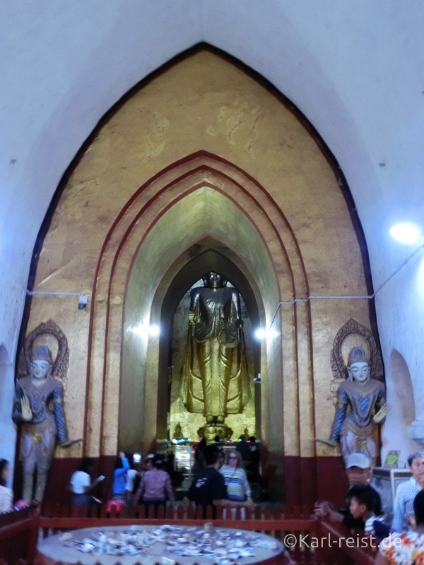 Blick Richtung Zentrum im Ananda Tempel