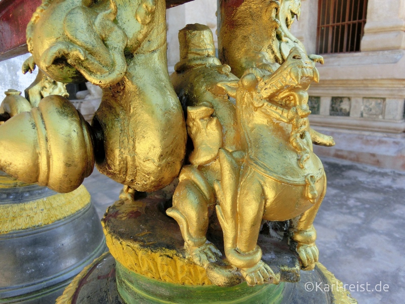 Detail einer Glocke in einem buddhistischen Tempel