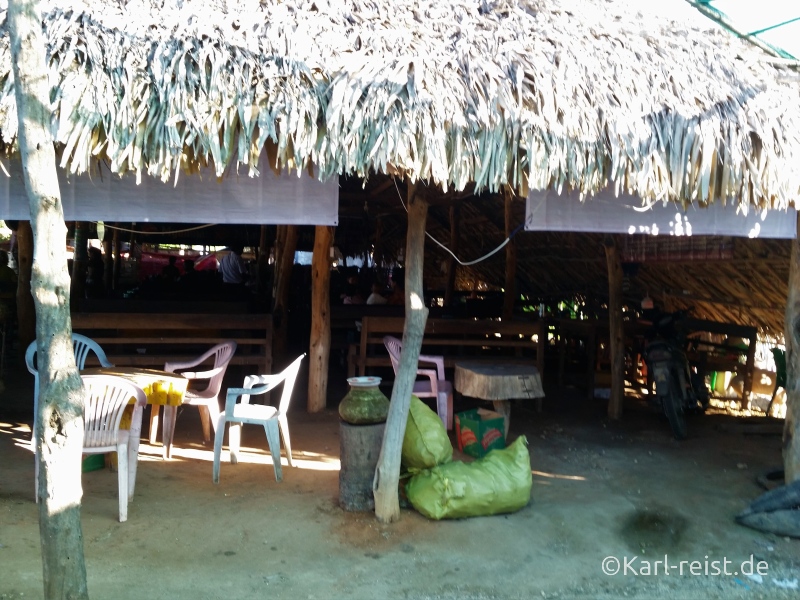 Bus Minibus Reisebus Bagan Mandalay mit Kind Myanmar Restaurant