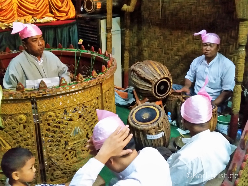 Mandalay Marionettes traditionelle Instrumente Band