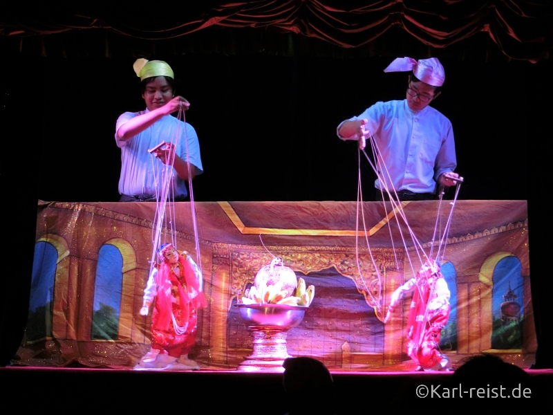 Puppenspieler bei den Mandalay Marionettes