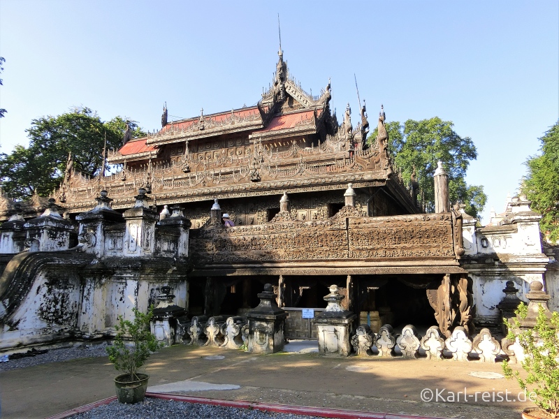 Shwenandaw Kyaung von außen