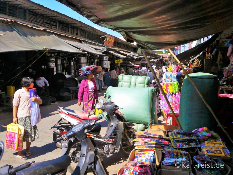 Zegyo Market in Mandalay