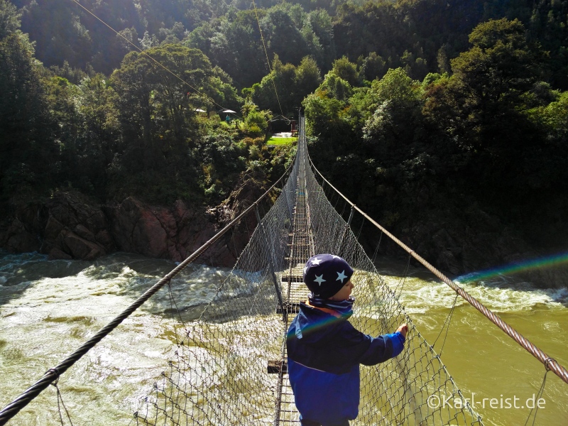 Bild Rundreise Neuseeland Südinsel 3 Wochen Buller Gorge Hängebrücke