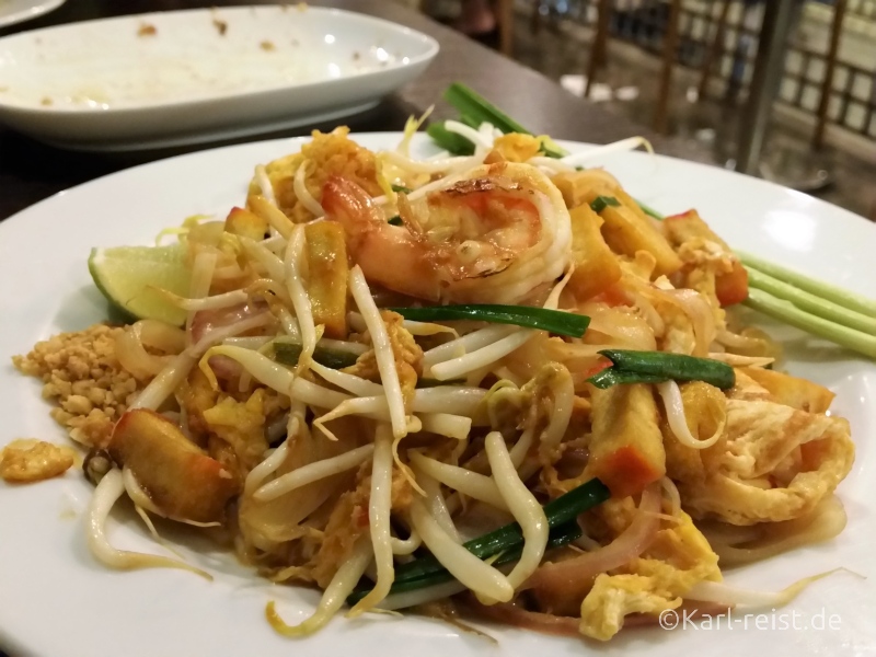 Gebratene Nudeln mit Garnelen (Pad Thai Gung)