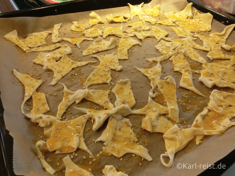 Rezept Blätterteigreste Cracker Käse Sesam